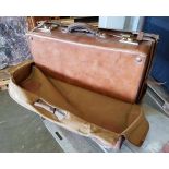 Leather Suitcase in a protective coverLederkoffer in Schutzhülle. In gutem Original-Zustand. 64cm
