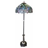 Tiffany-Style Dragonfly Floor LampSehr schöne Tiffany-Style Libellen Stehlampe. In ausgezeichnetem