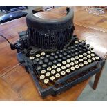 Typewriter Royal Barlock in original wooden BoxSehr frühe Schreibmaschine «Royal Barlock« in