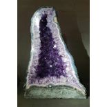 Amethyst-druse with Calcite inclusions Amethyst-Druse mit Kalzit Einschlüssen. Herkunft: