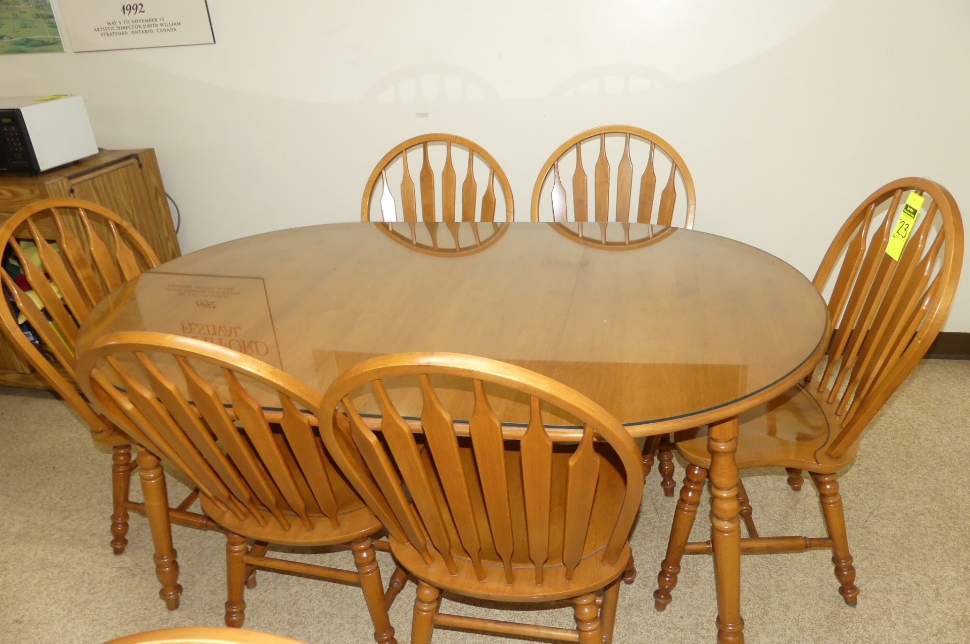 ROXTON TABLE & 6-CHAIRS