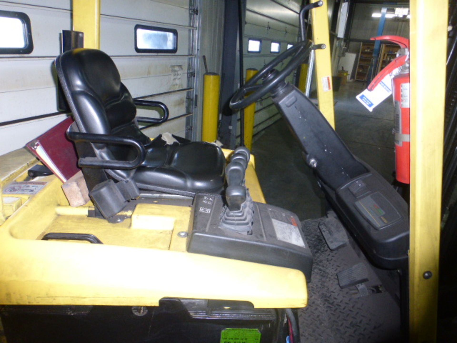 2008 HYSTER E50XM2 ELECTRIC 3 STAGE FORKLIFT W/CASCADE CLAMP & CHARGER - Image 5 of 6