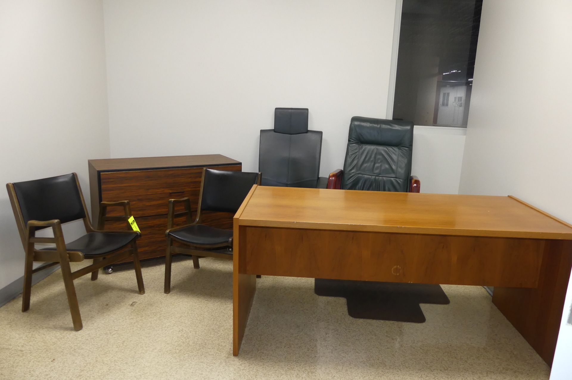 DESK, FILE CABINET, 4-CHAIRS - Image 4 of 6