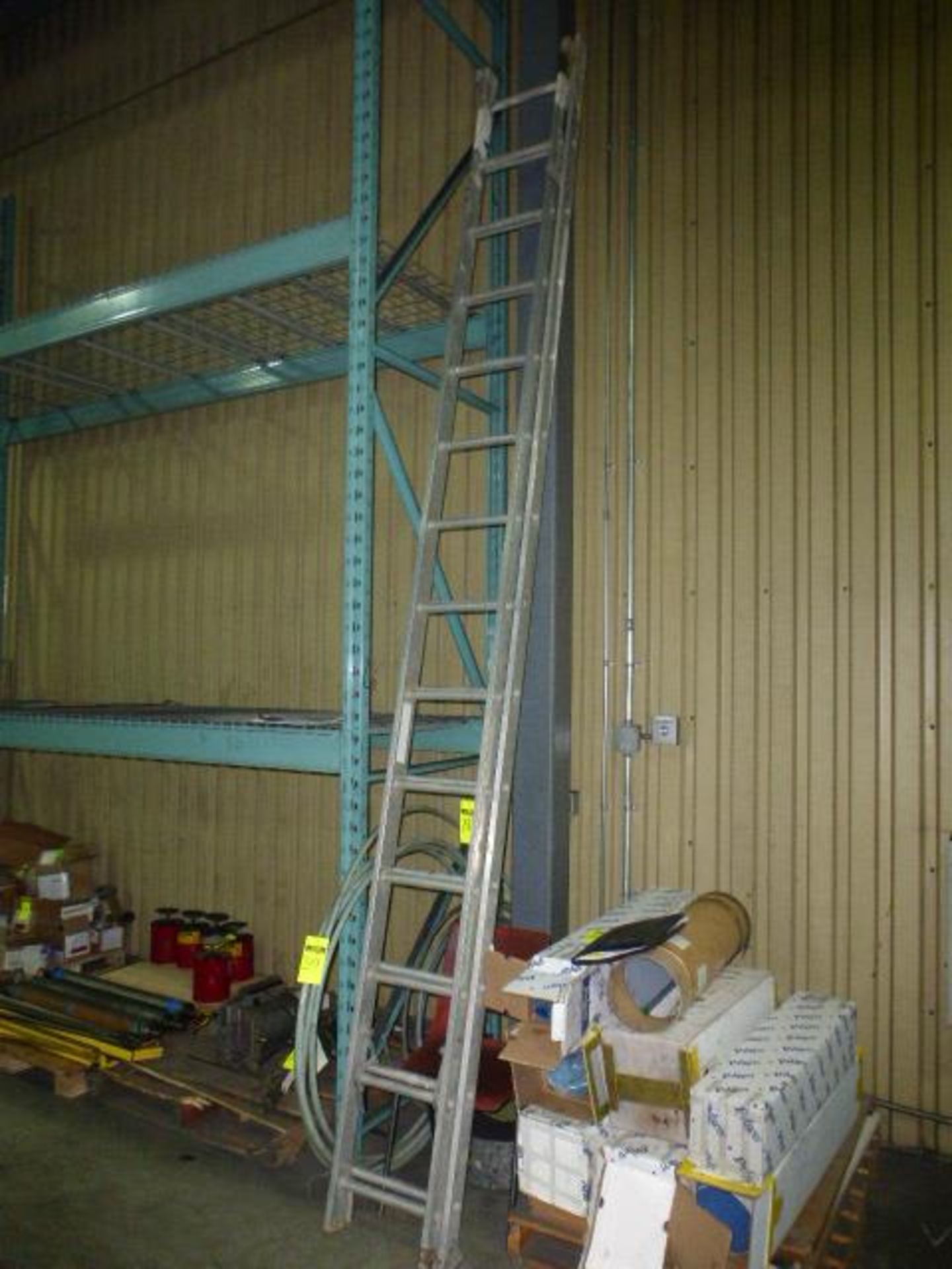 24' ALUM EXTENSION LADDER