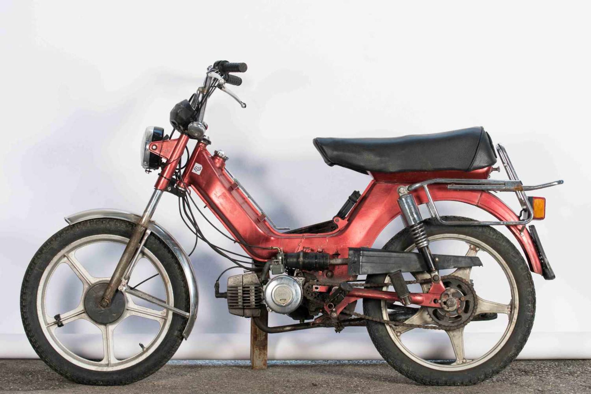 KTM Hobby 3FIN: 82670542, MOTOR: 5882573, ohne Papiere, rot, Verbauteile fehlen, nicht fahrbereitKTM