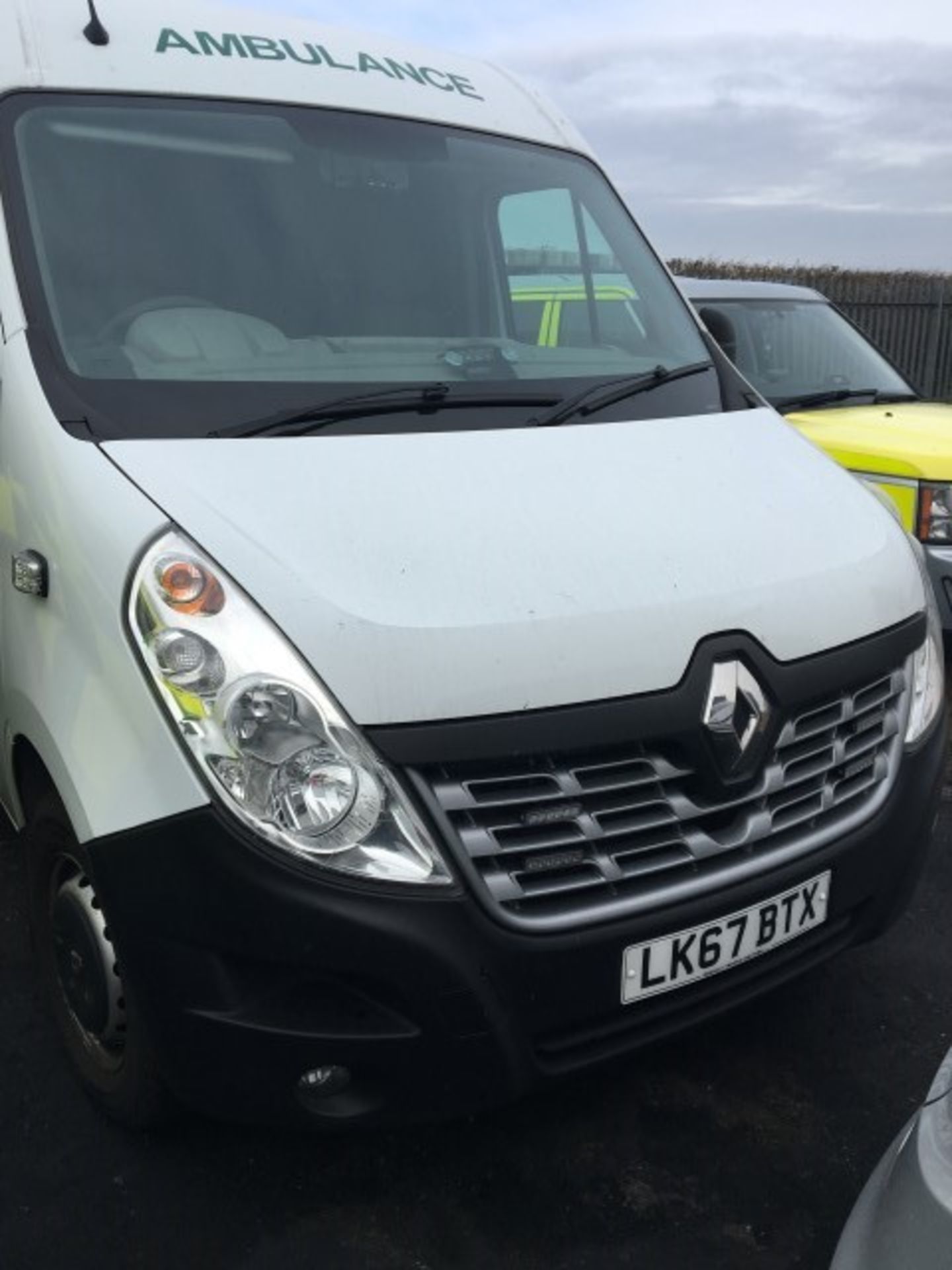 Renault Master LM35 130 dci with secure cell conversion (2017) - Image 7 of 8