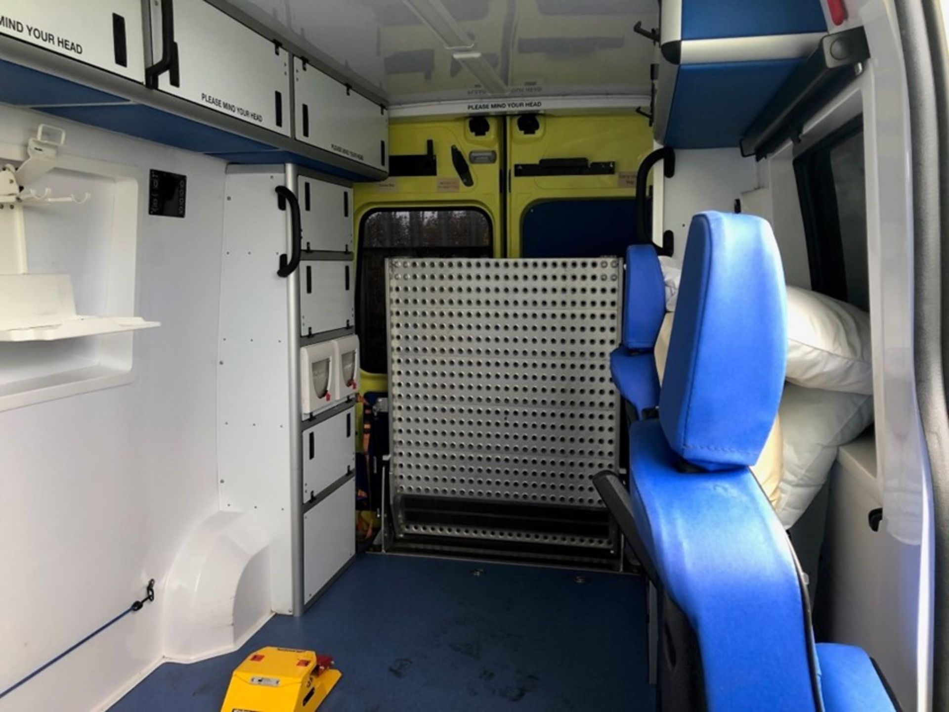 Renault Master LM145 Euro 6 Ambulance (2017) - Image 11 of 15