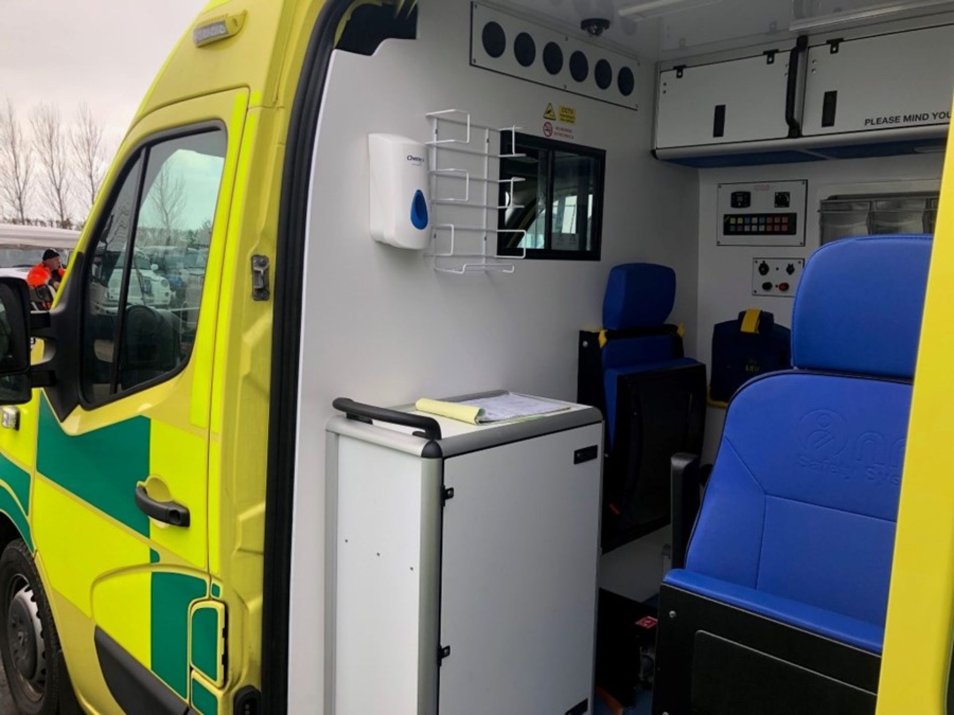 Renault Master LM145 Euro 6 Ambulance (2017) - Bild 13 aus 15