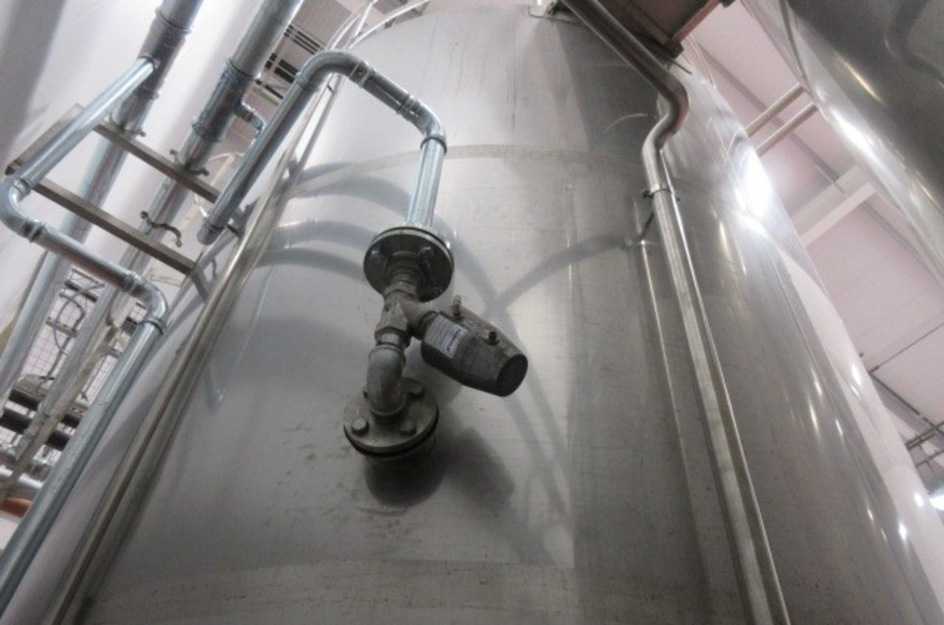 Gemak s/s jacketed & agitated pasteurised milk storage tank, 25,000 litres (2011) Slight damage - Image 2 of 4