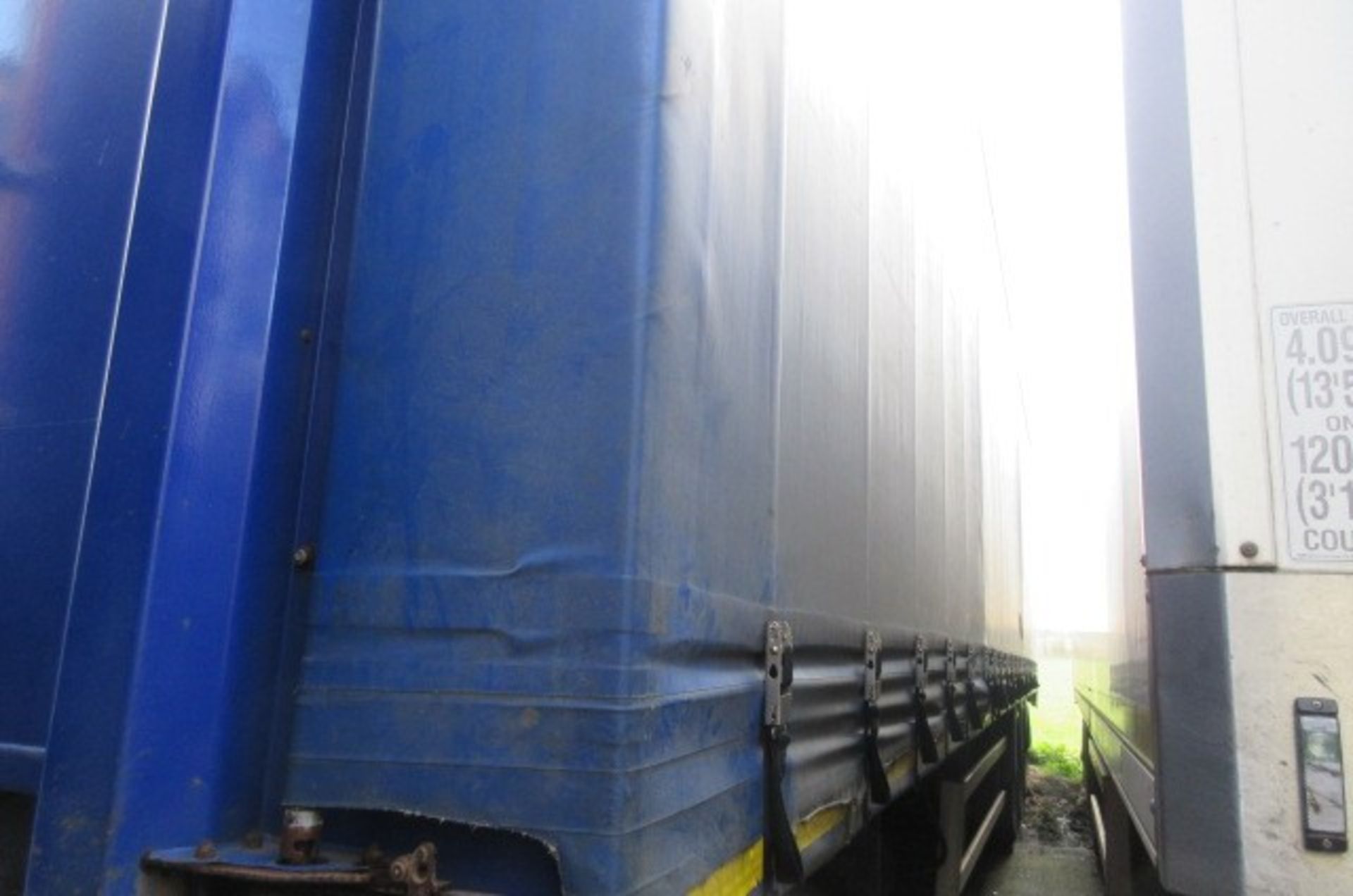 SDC 13.7m tri-axle curtainside trailer (2012) - Image 4 of 8