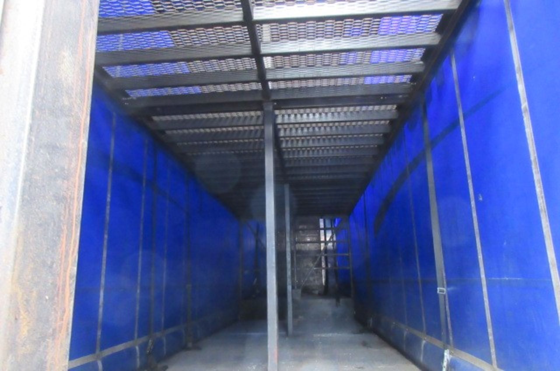 SDC 13.7m tri-axle double deck curatinside trailer (2012) - Image 11 of 12