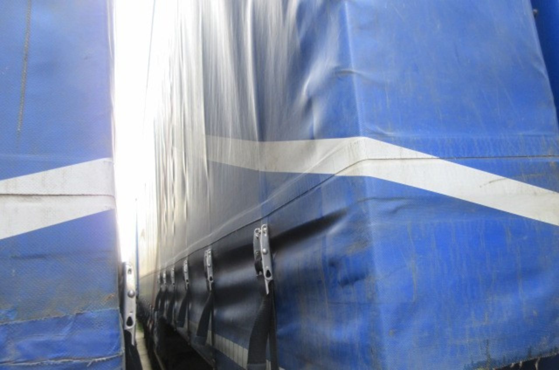 SDC 13.7m tri-axle double deck curtainside trailer (2012).