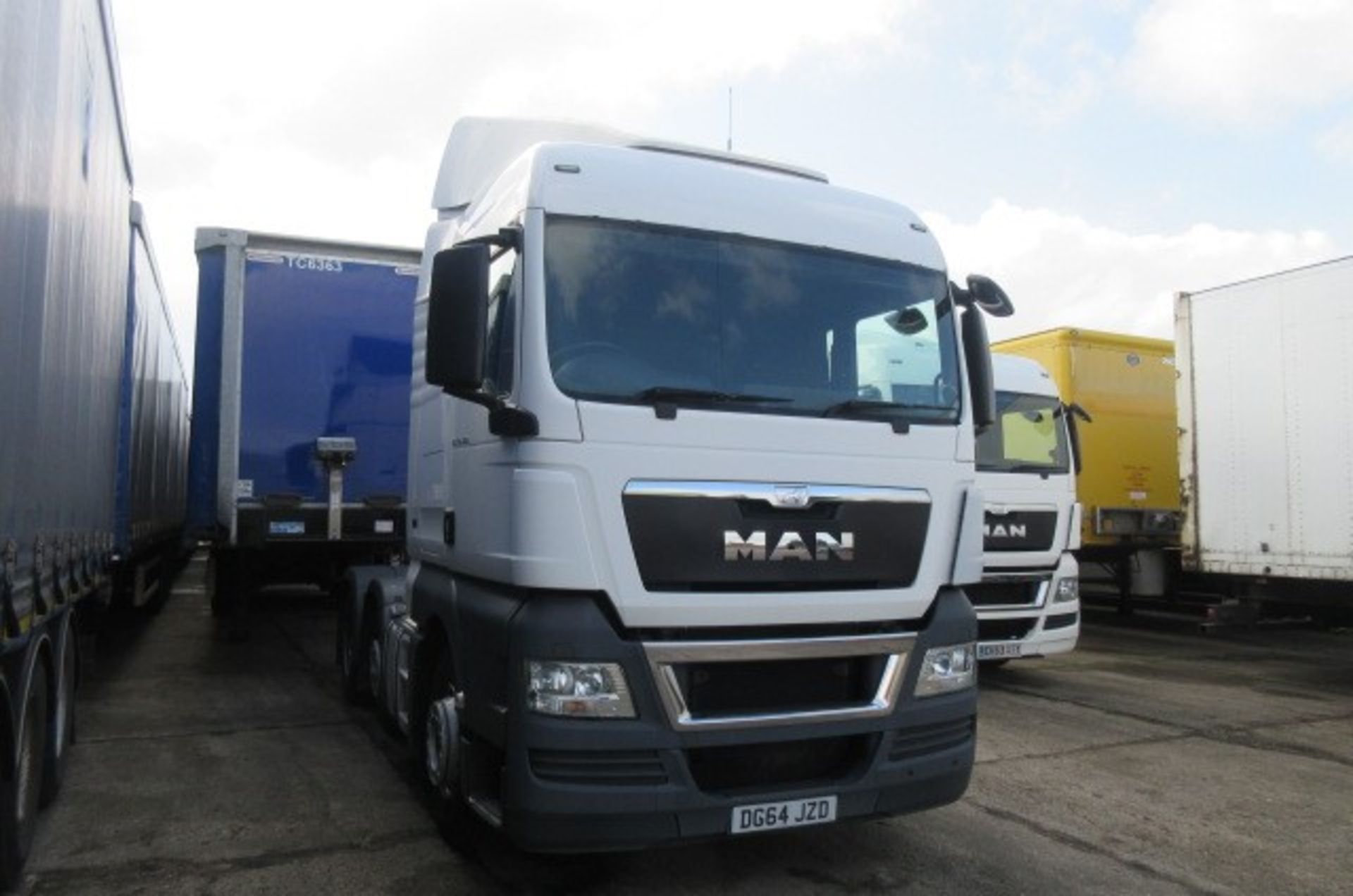 MAN TGX 26.480 6x2/2 BLS Tractor Unit (2014) DG64 JZD - Image 3 of 11