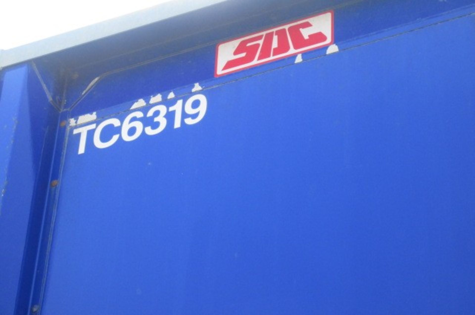 SDC 13.7m tri-axle curtainside trailer (2012) - Image 11 of 19