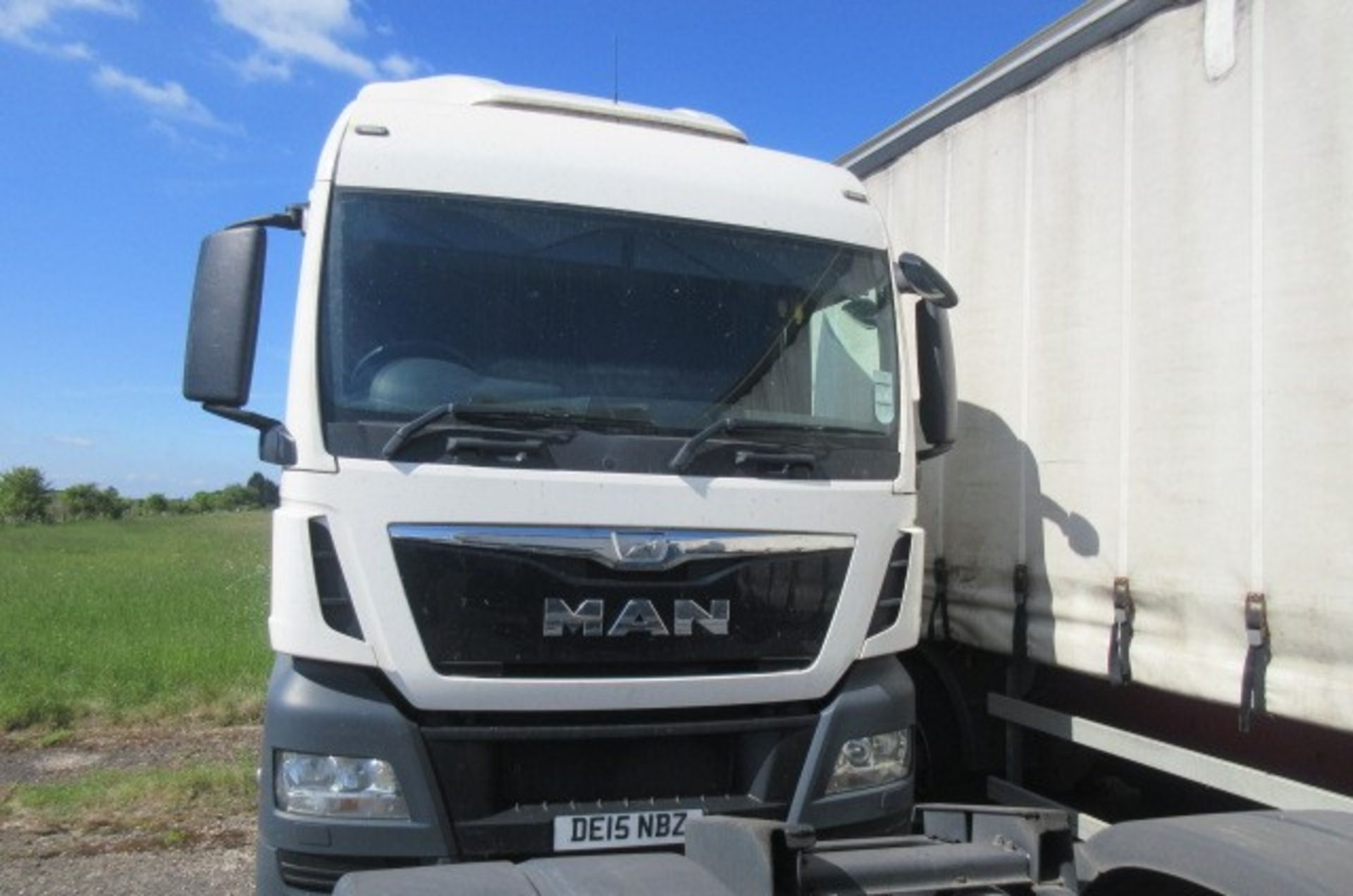 MAN TGX 26.480 6X2/2 BLS Euro 6 tractor unit (DE15 NBZ) - Image 3 of 9