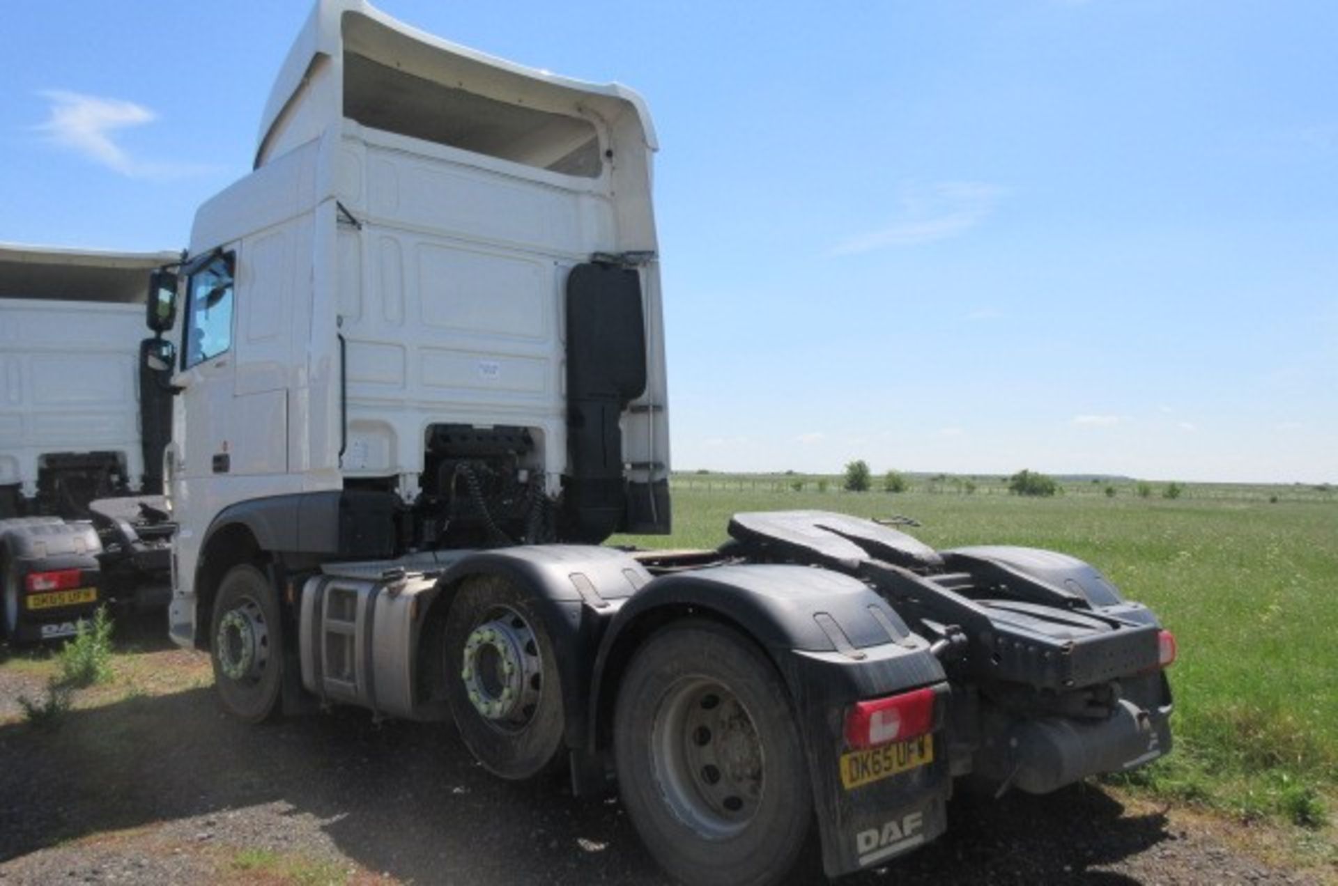 DAF FTG XF460 6x2 Euro 6 tractor unit (DK65 UFW) - Image 5 of 10