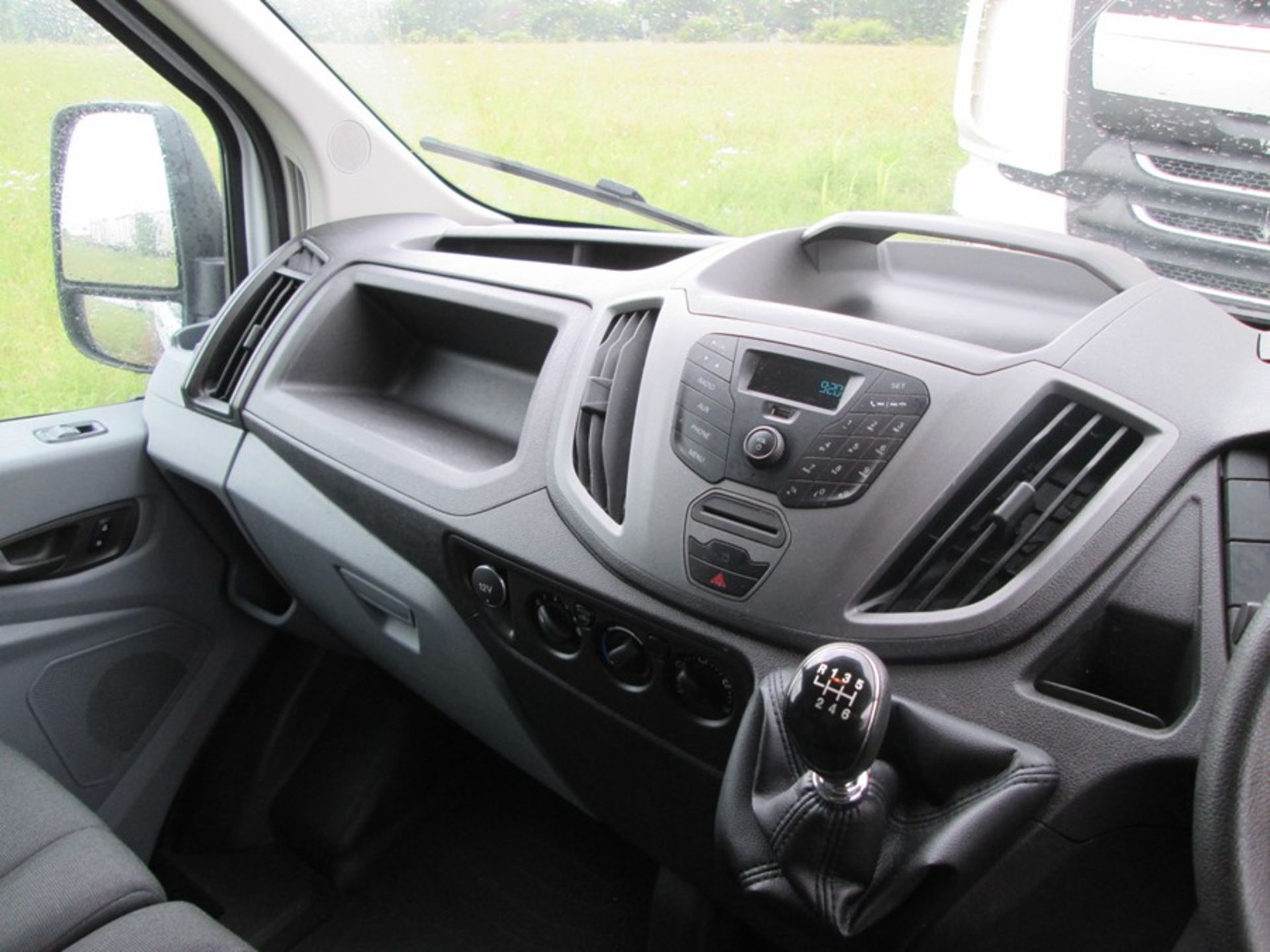 Ford Transit 350 L3 H3 2.0Tdci 130ps diesel van (LM18 AEJ) - Image 15 of 26