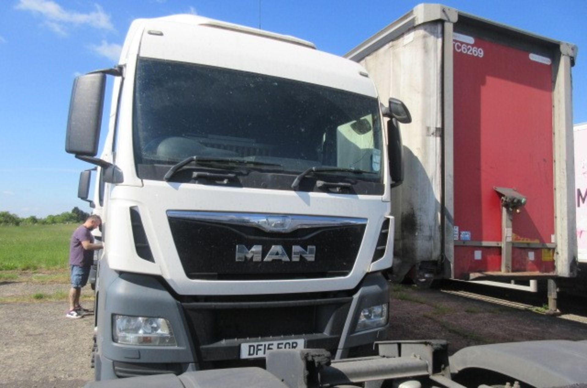 MAN TGX 26.480 6X2/2 BLS Euro 6 tractor unit (DF15 EOR) - Image 3 of 8