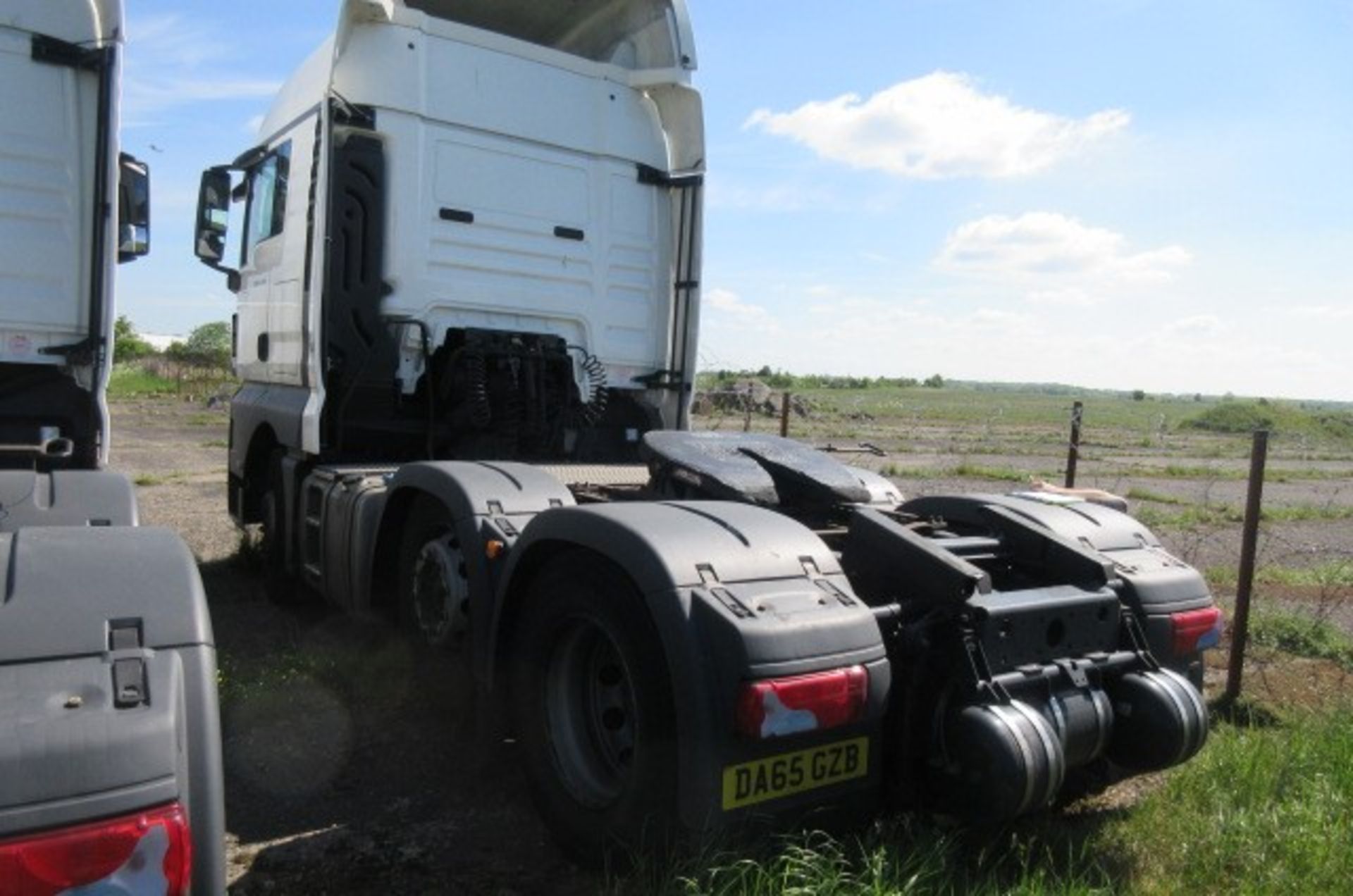 MAN TGX 26.480 6X2/2 BLS Euro 6 tractor unit (DA65 GZB) - Image 5 of 9