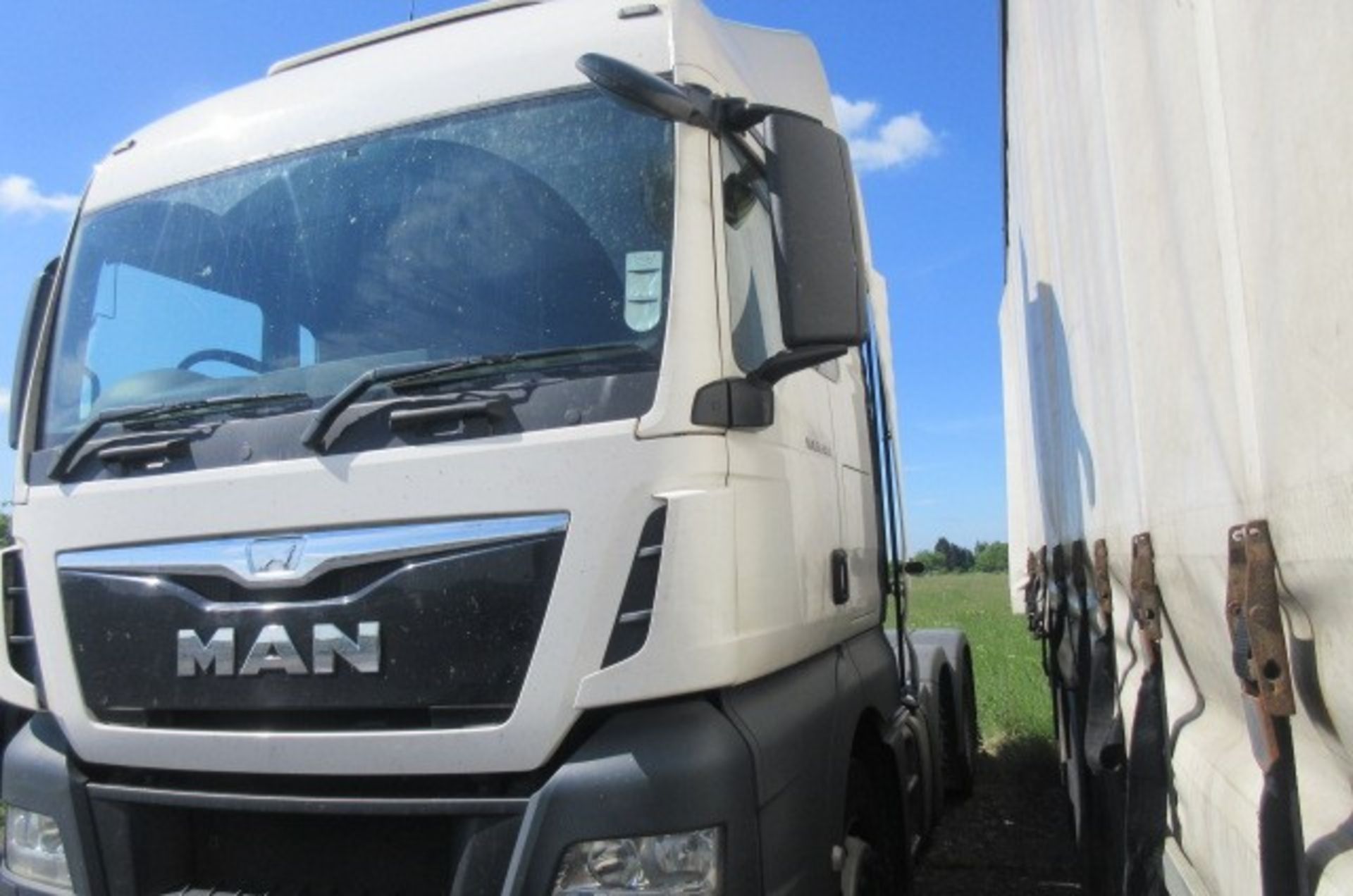 MAN TGX 26.480 6X2/2 BLS Euro 6 tractor unit (DE15 NBZ) - Image 4 of 9