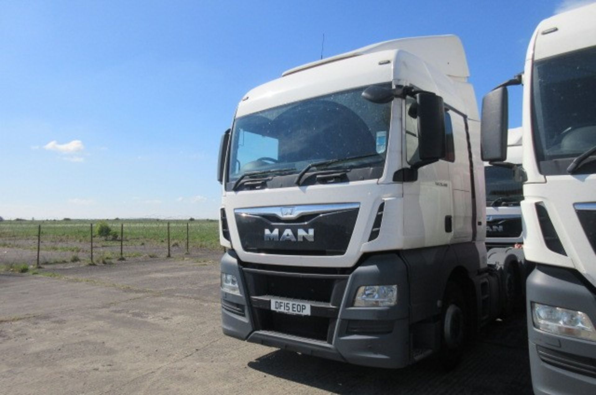 MAN TGX 26.480 6X2/2 BLS Euro 6 tractor unit (DF15 EOP) - Image 4 of 9