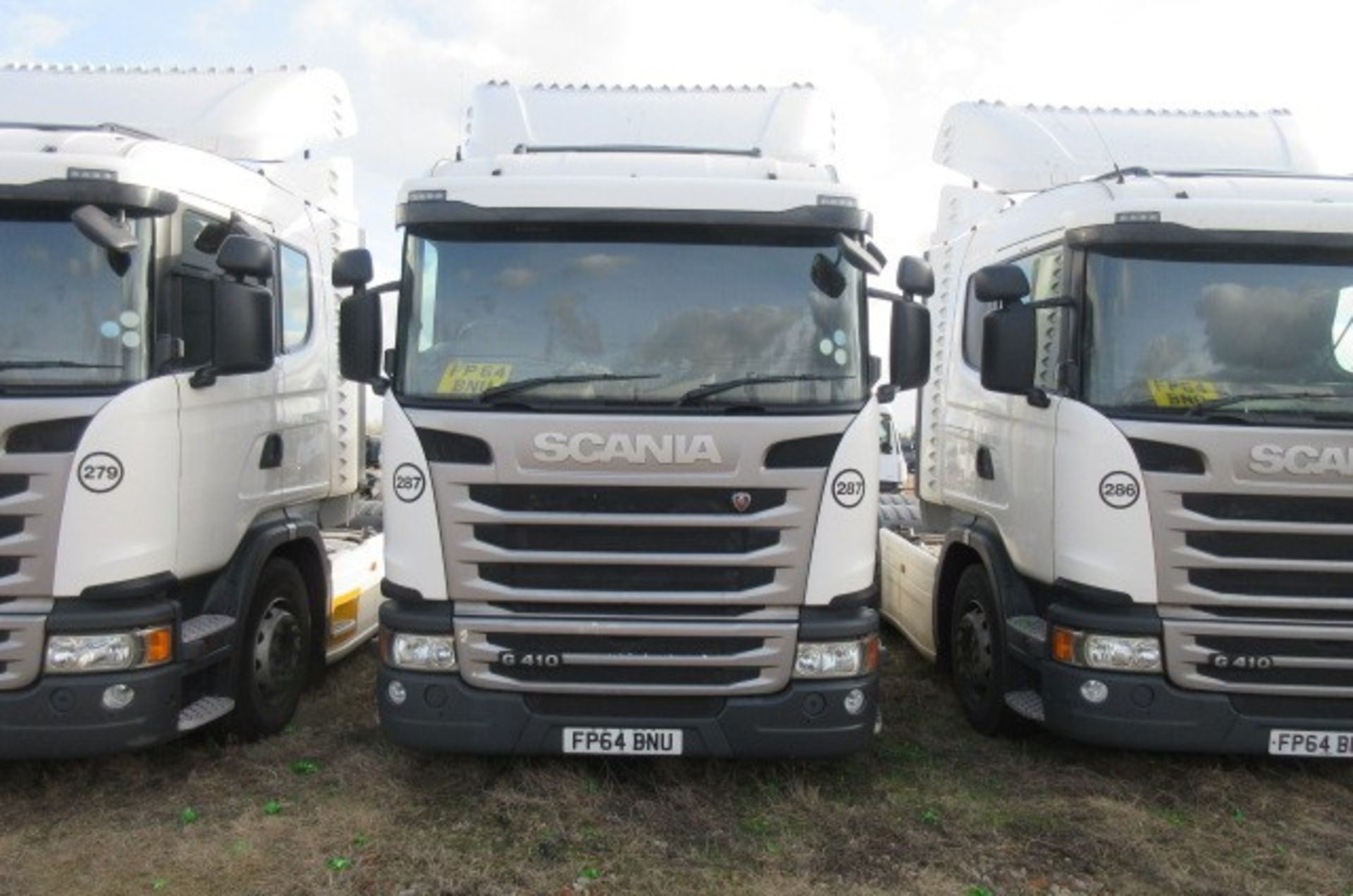 Scania G410 LA6x2/2MNA tractor unit (FP64 BNU)