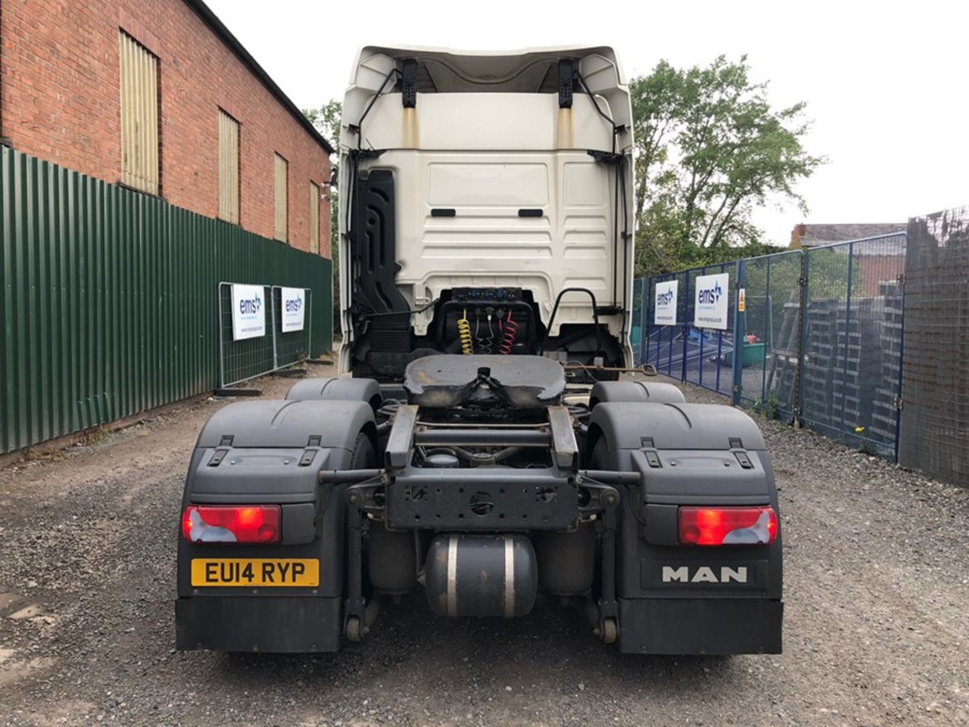 MAN TGX 26.480 6x2/2 BLS Euro 6 Tractor Unit (EU14 RYP) - Image 3 of 10