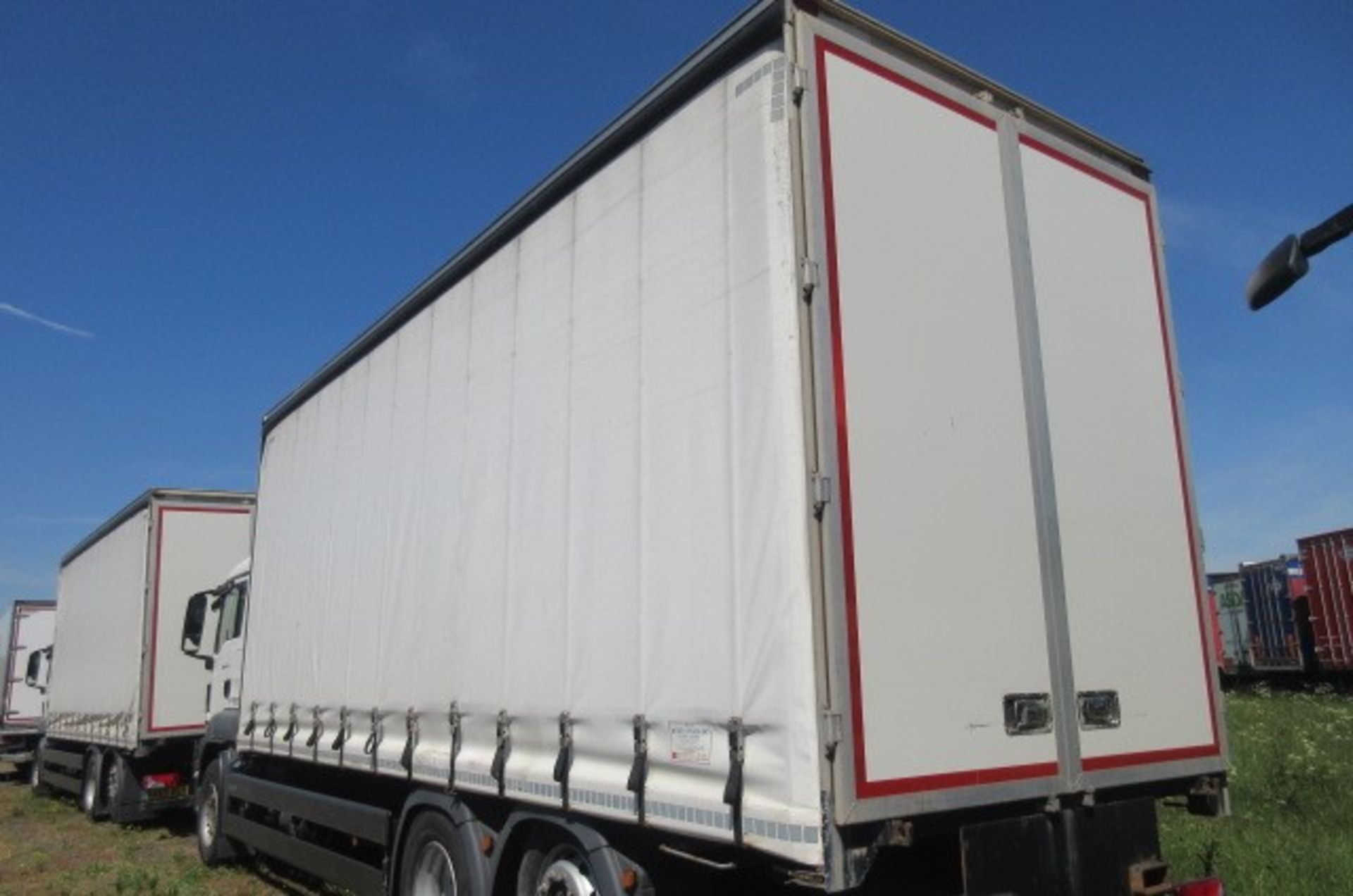 MAN TGS 26.320 6X2-2BL Euro 6 rigid curtainside (DA65 ACX) - Image 4 of 9