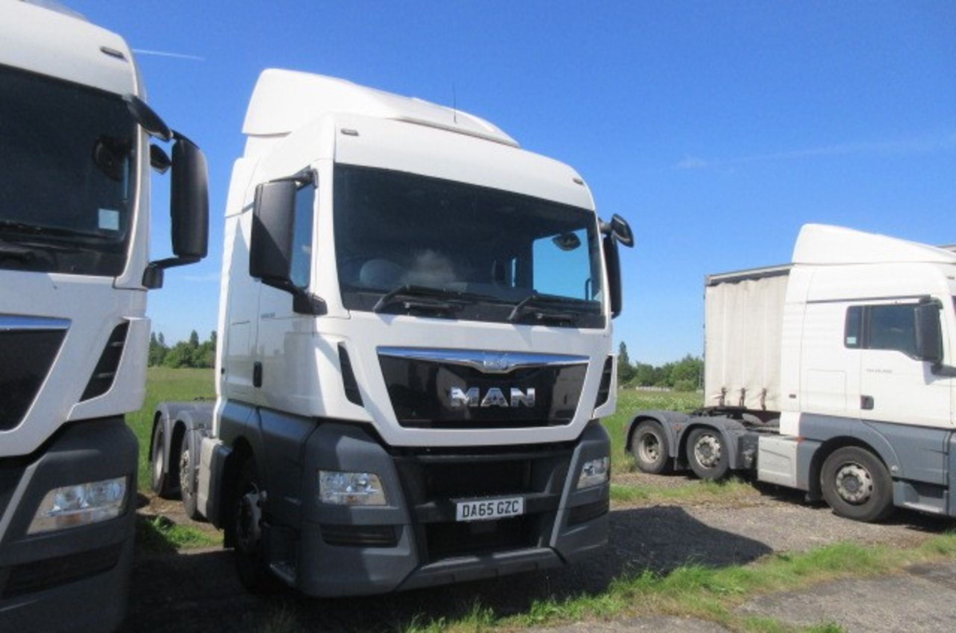 MAN TGX 26.480 6X2/2 BLS Euro 6 tractor unit (DA65 GZC) - Image 4 of 8