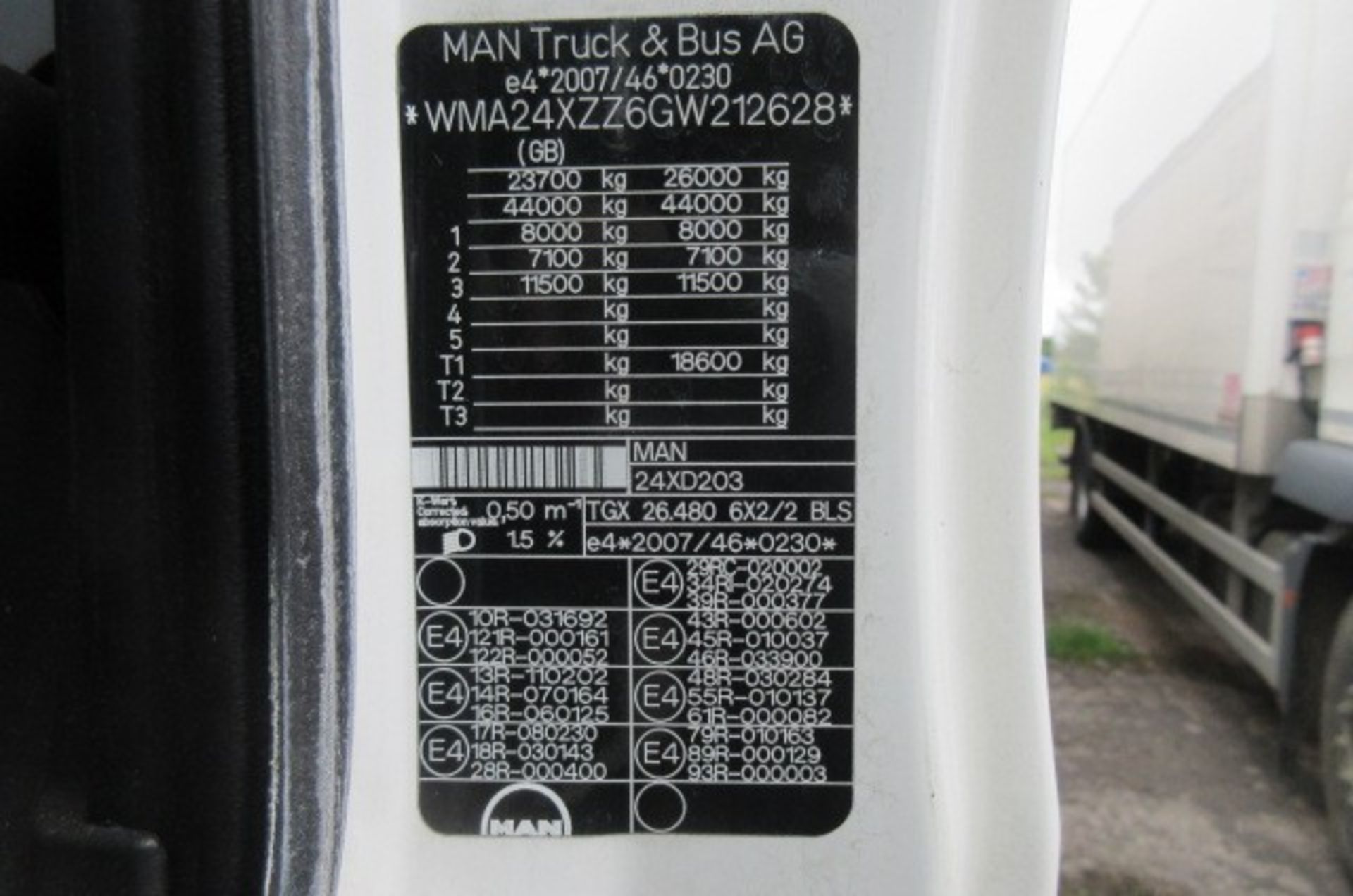 MAN TGX 26.480 6X2/2 BLS tractor unit (DA65 GZF) - Image 8 of 20