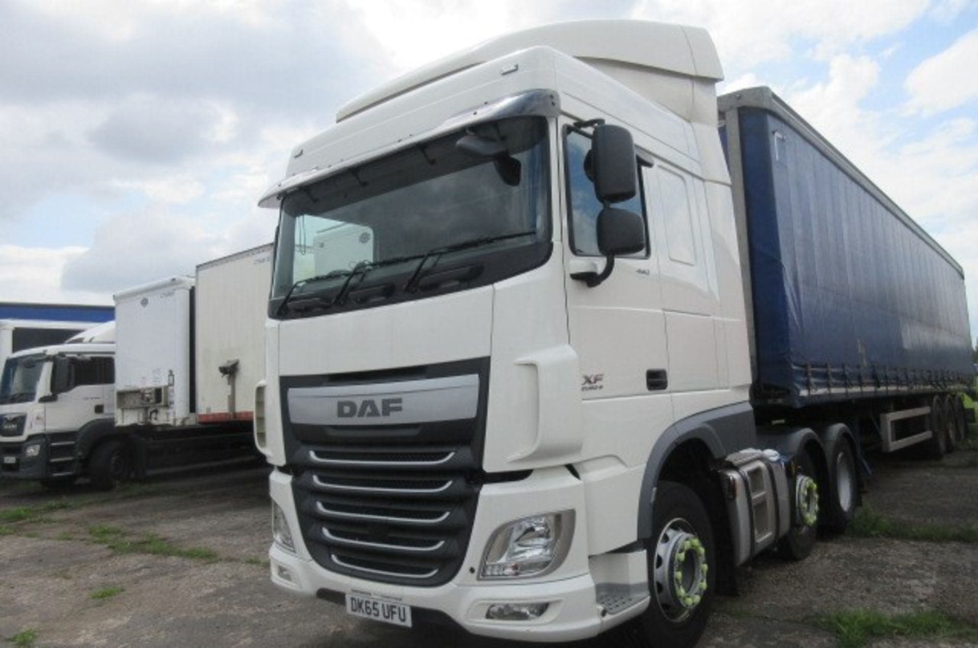 DAF XF 460 Euro 6 FTG 6x2 auto tractor unit (DK65 UFU) - Image 4 of 12