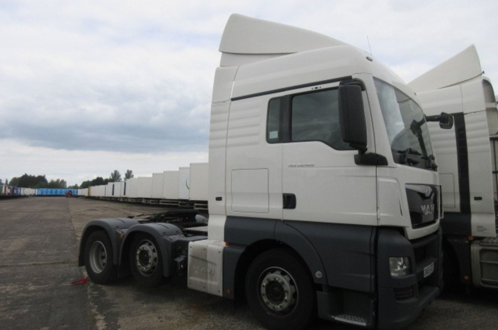 MAN TGX 26.480 6X2/2 BLS auto tractor unit (DA65 GZE)