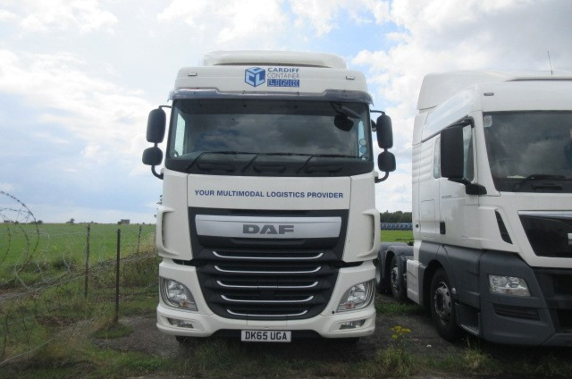 DAF XF 460 Euro 6FTG 6x2 auto tractor unit (DK65 UGA) - Image 3 of 13