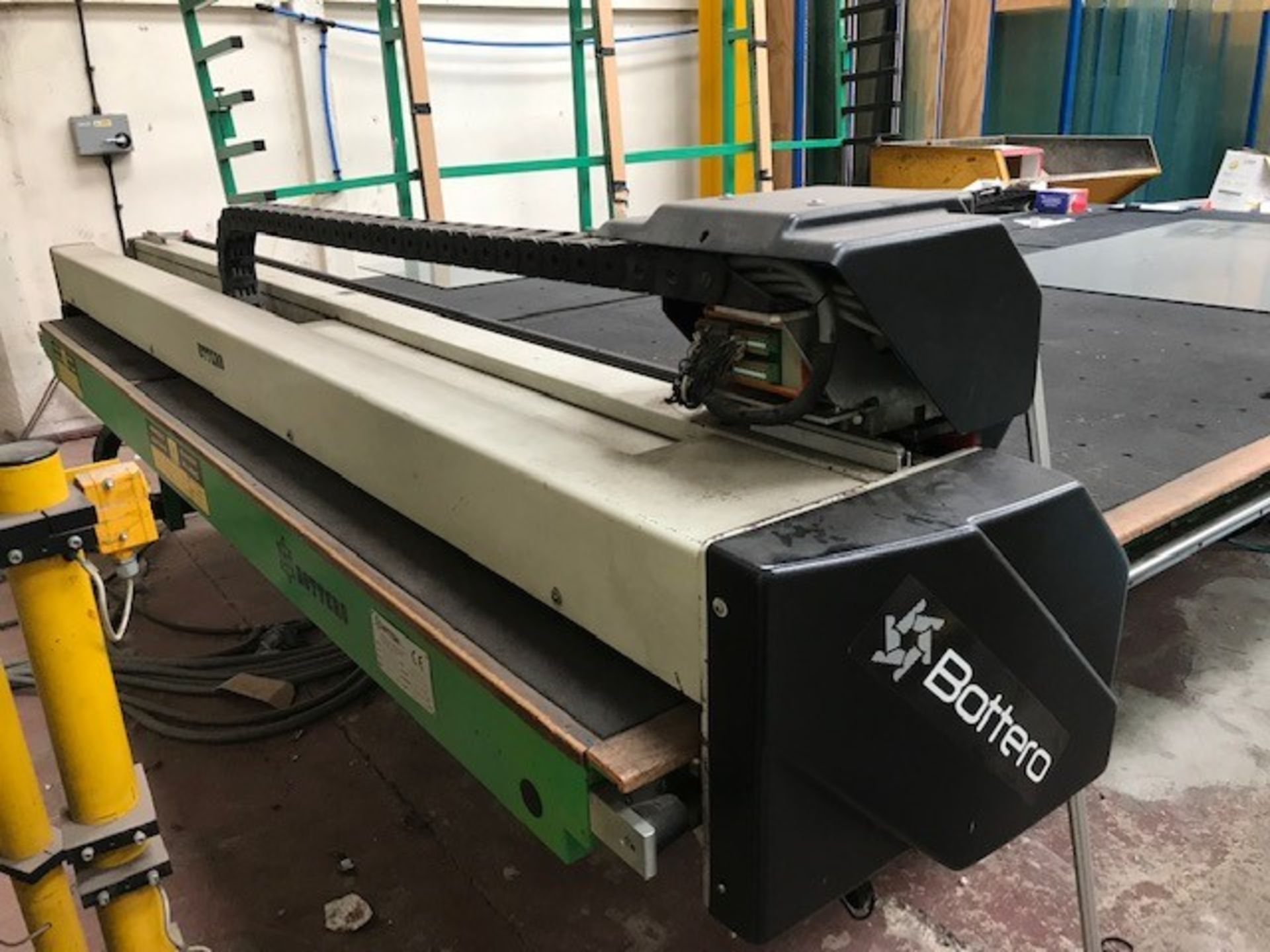 Bottero 352BCS shape cutting table - Image 3 of 13