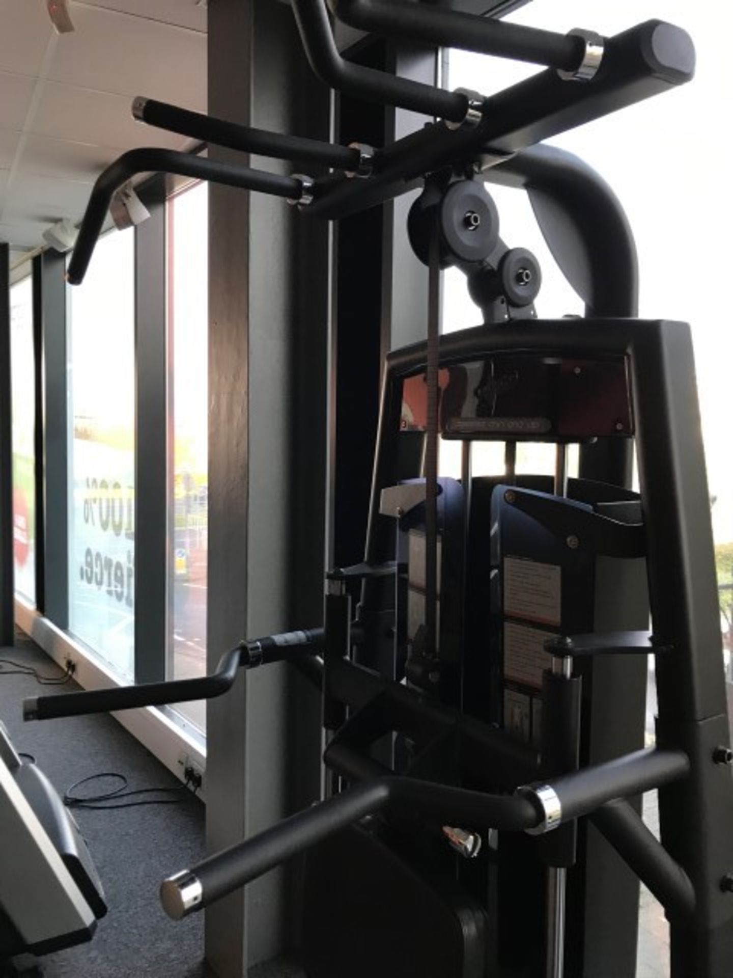 Pulse Fitness 325GMG assisted chin and dip (2016) - Image 3 of 4