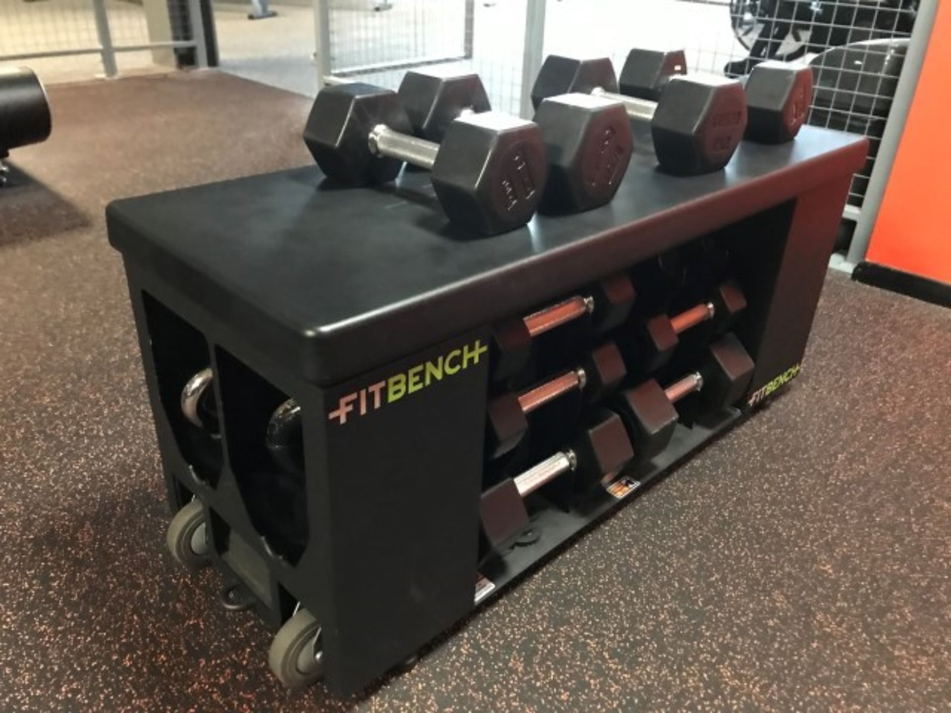 Fitbench mobile bench with free weights - Image 2 of 3