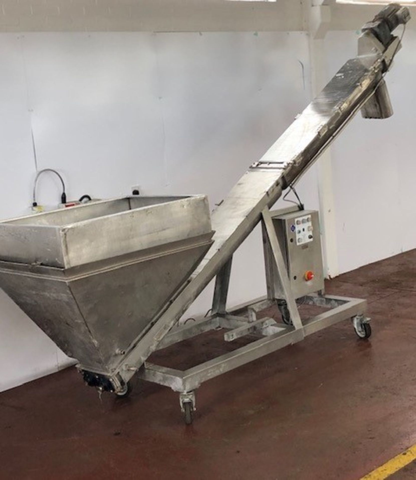 Newade mobile stainless steel twin screw auger with hopper - Image 2 of 8