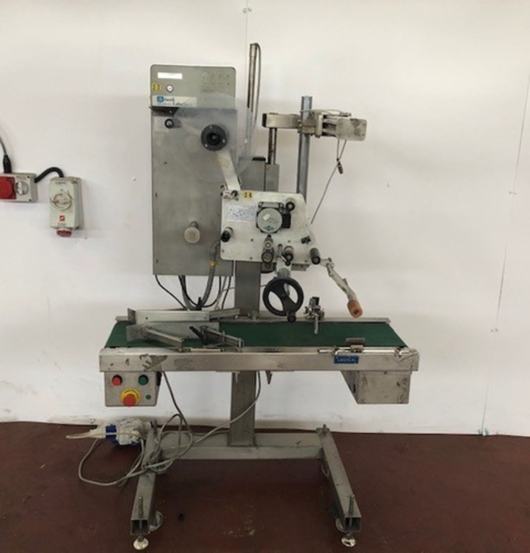 Atwell EME SERIE 4000 self-adhesive label applicator