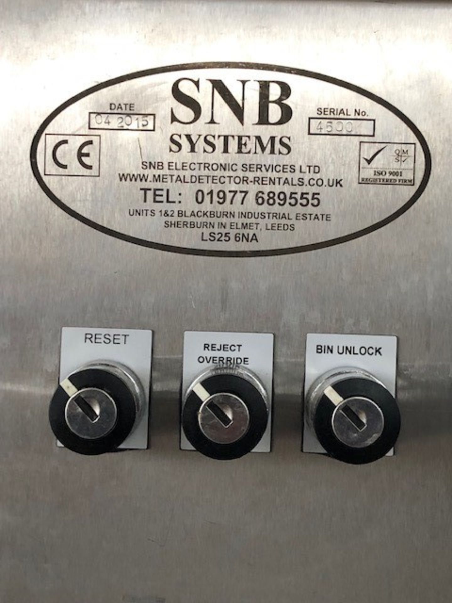 SNB Systems metal detector with reject bin (2015) - Image 4 of 7