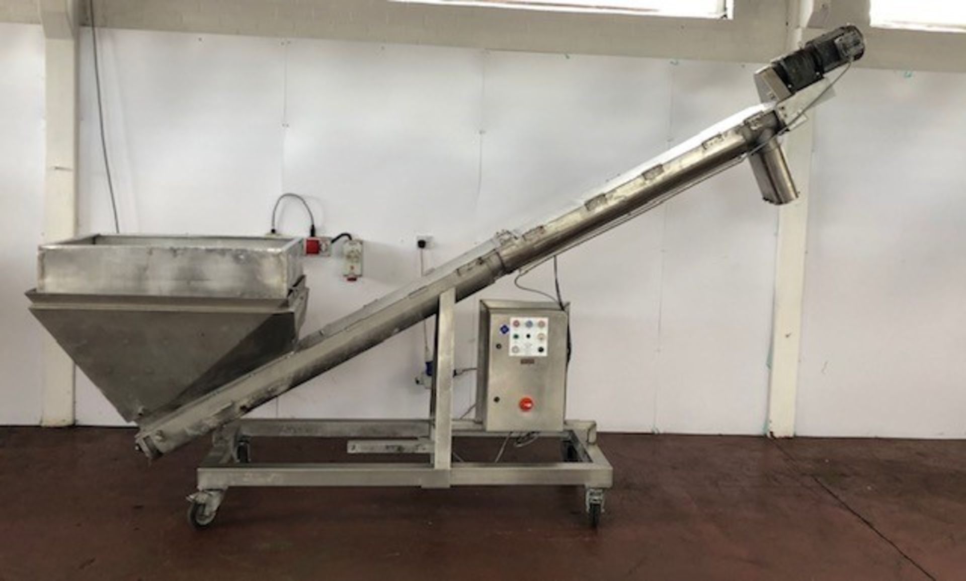 Newade mobile stainless steel twin screw auger with hopper