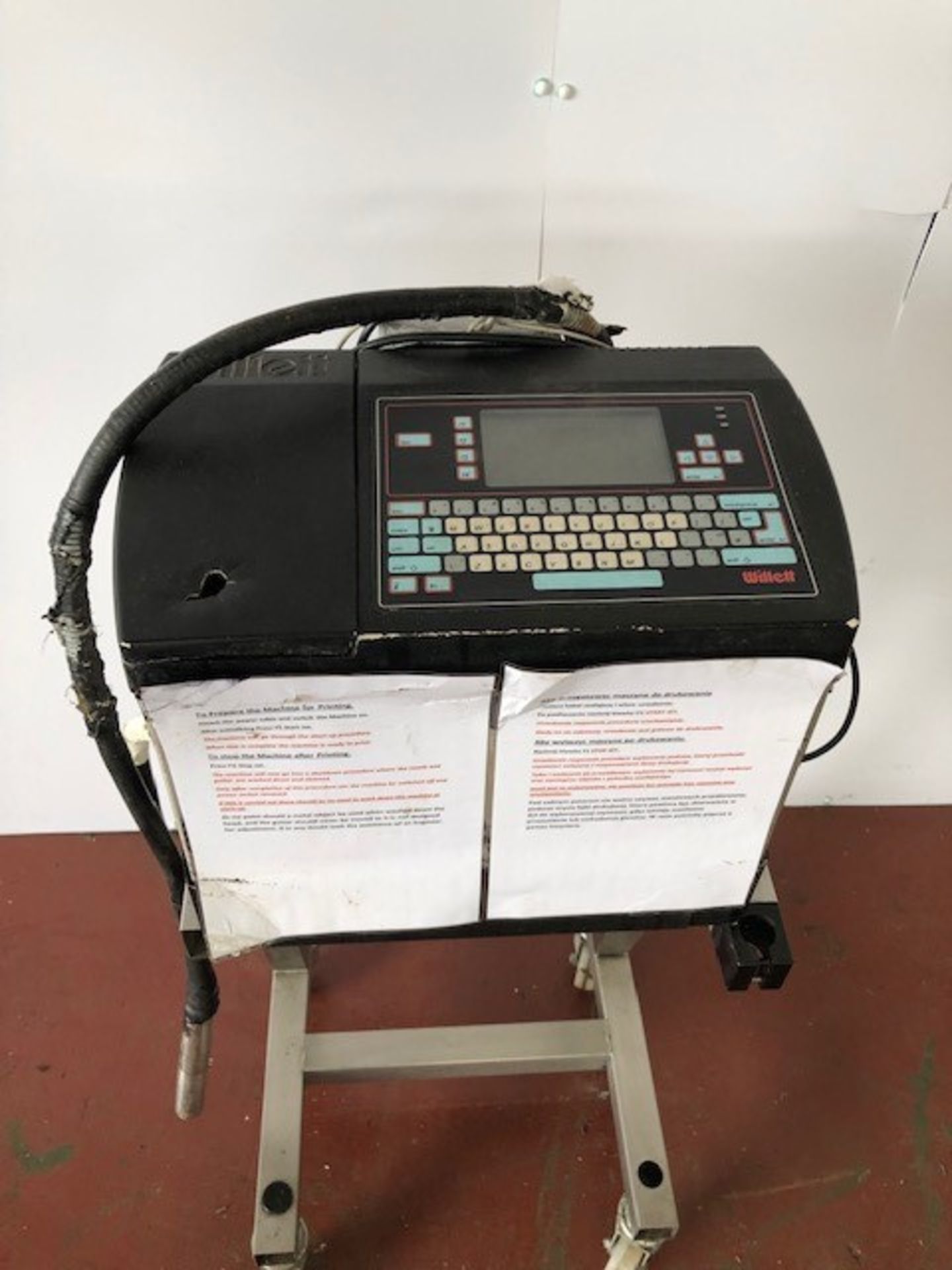 Willet 430 inkjet coder on mobile stand