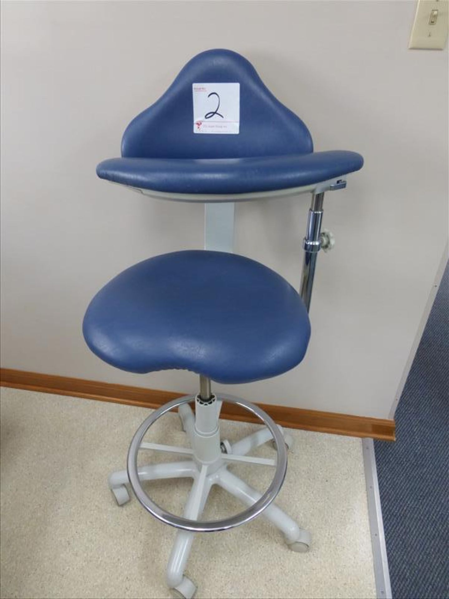 Pelton & Crane chair, model SP30 w/ delivery system, dental light, "The Executive" central console - Image 6 of 17