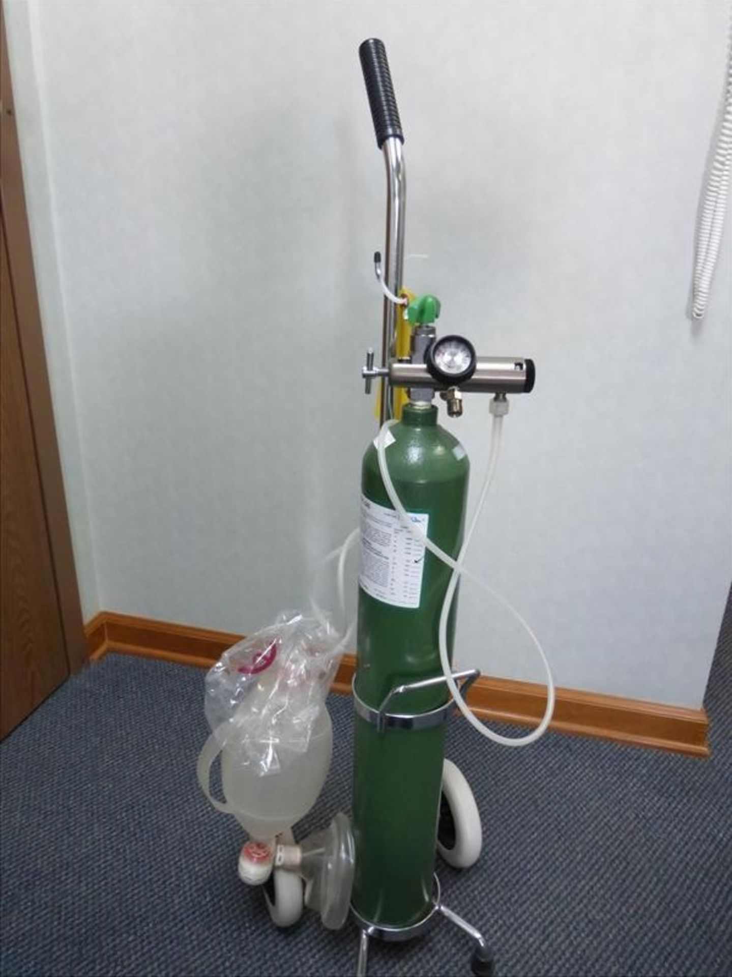 Medical gas unit . [Winner will be determined based on sum of bids on lots 1A to 73 vs bid on bulk