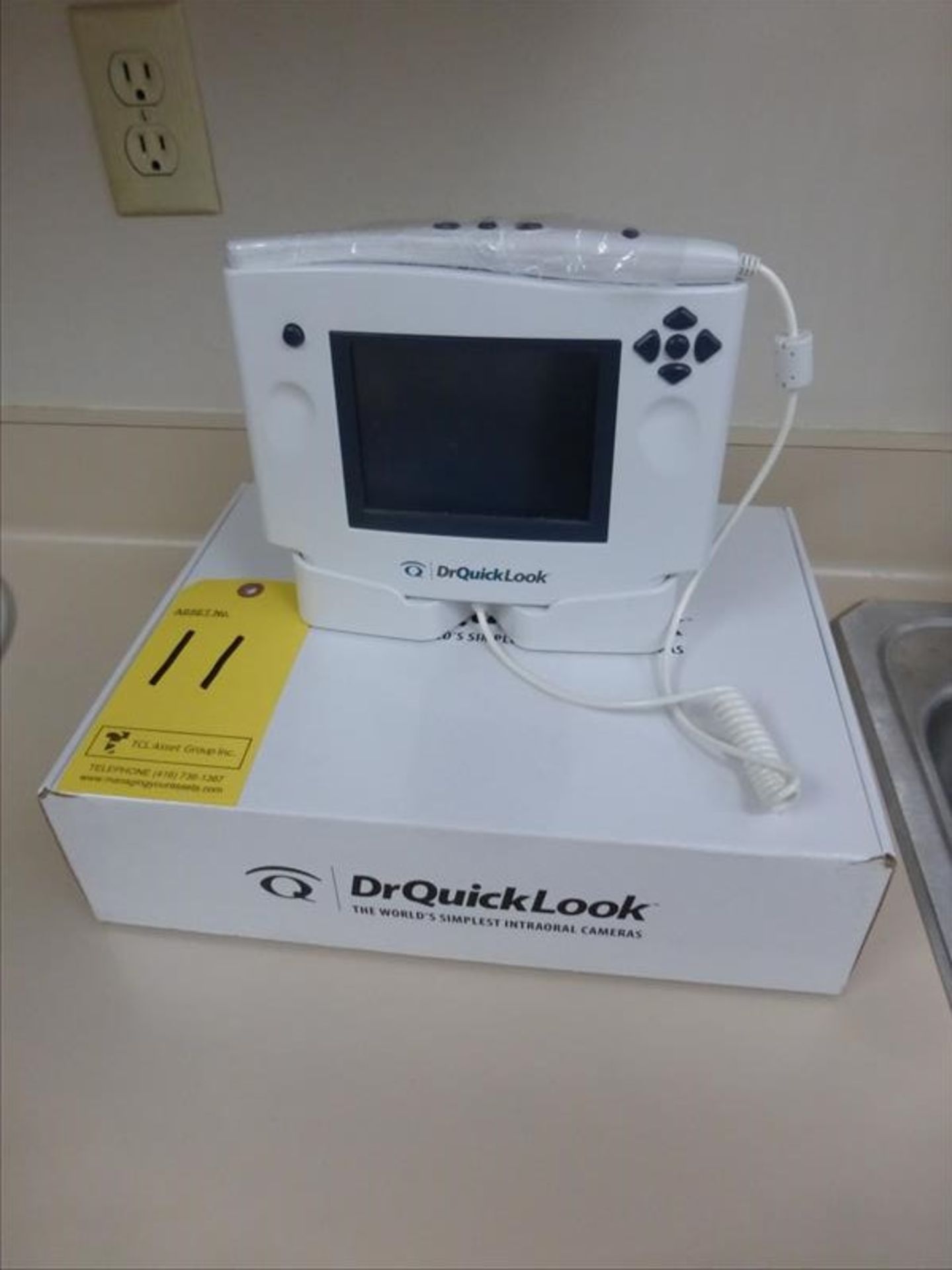 Dr Quick Look intraoral camera tablet combination. [Winner will be determined based on sum of bids