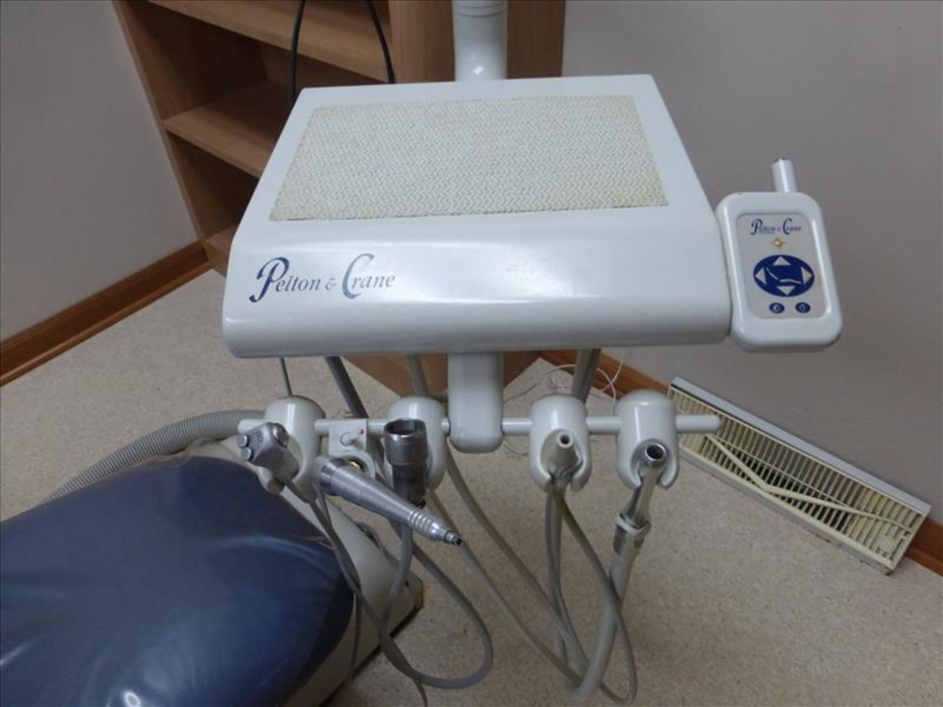 Pelton & Crane dental chair, model SP15 w/ delivery system, dental light and matching doctor and - Image 2 of 7