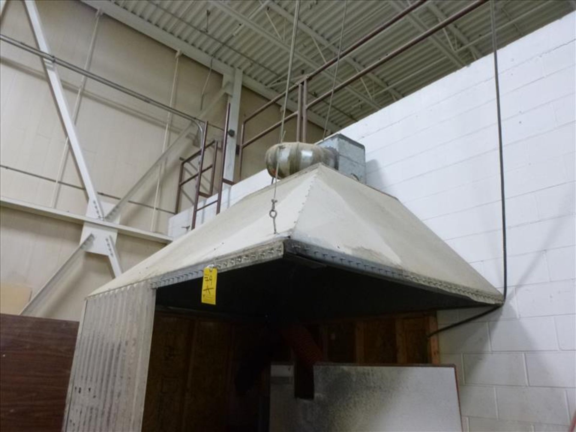 exhaust hood w/ blower (ceiling cap required)