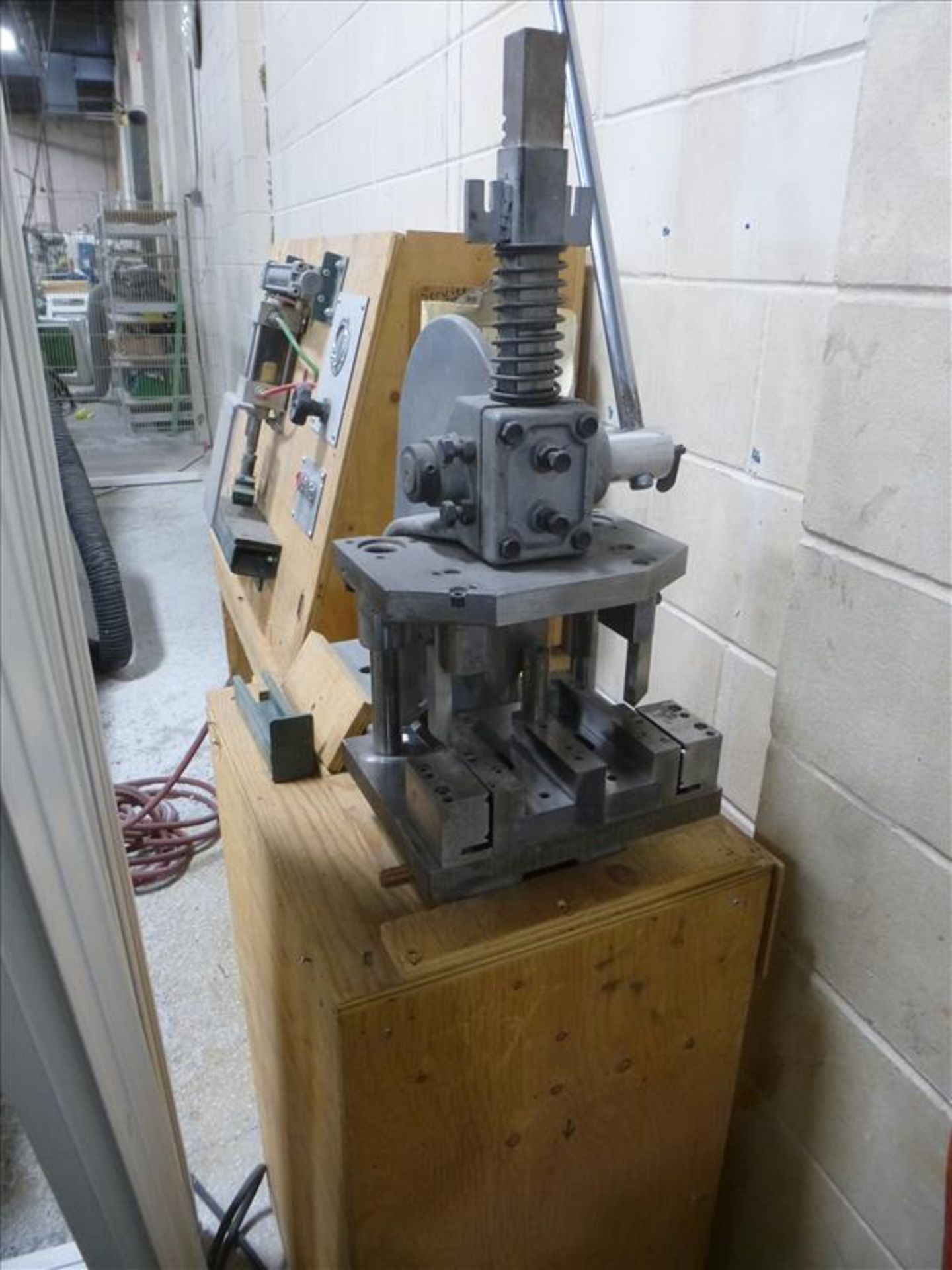 manual punch c/w die