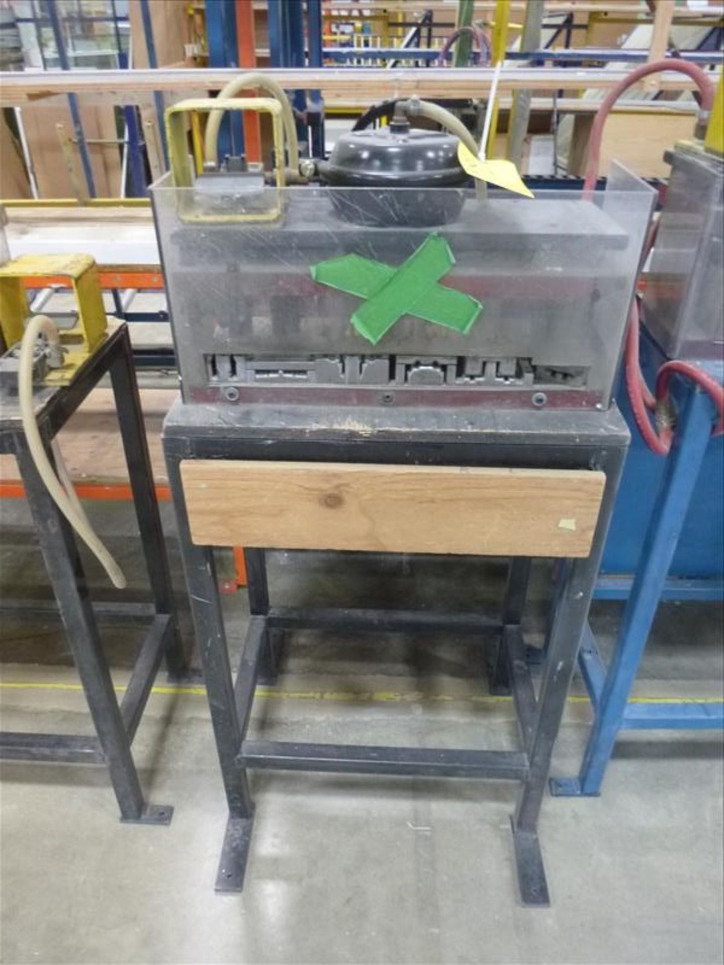 pneumatic punching die