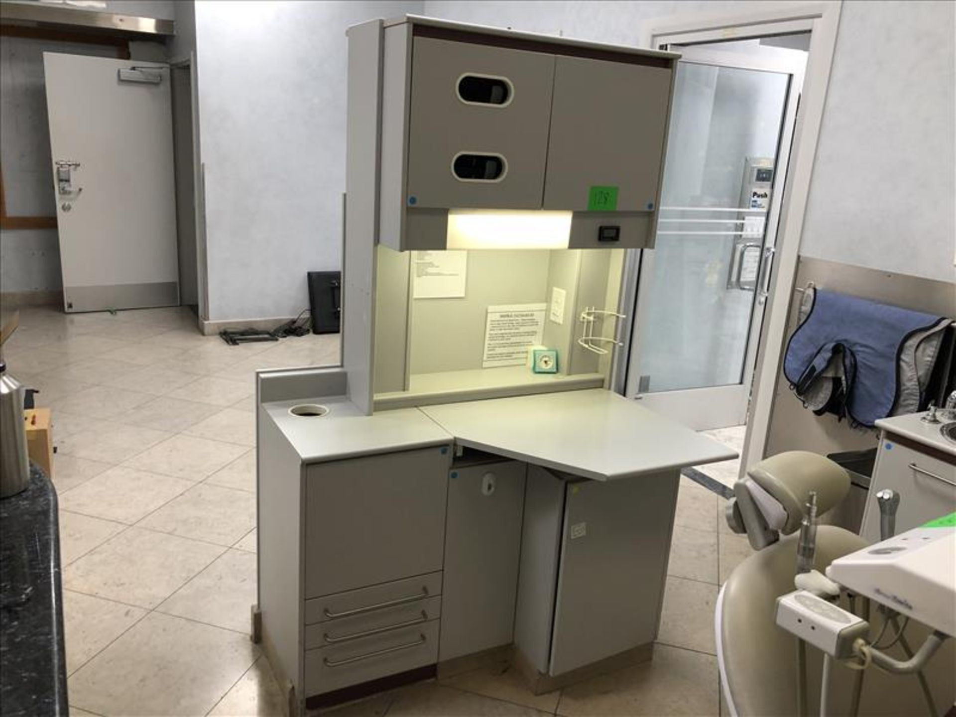 Dental cabinet/counter unit with tray cupboard, under cabinet lamp, (1) 5 drawers section, vacuum/