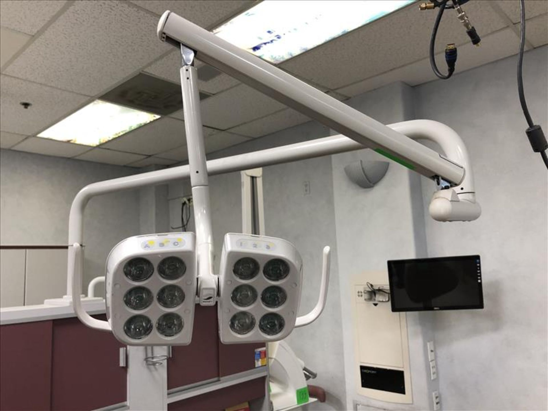 Everlight Dental LED EZ, sn BC1136, 100-240v, 50/60hz, 40 watts, risk class 1.